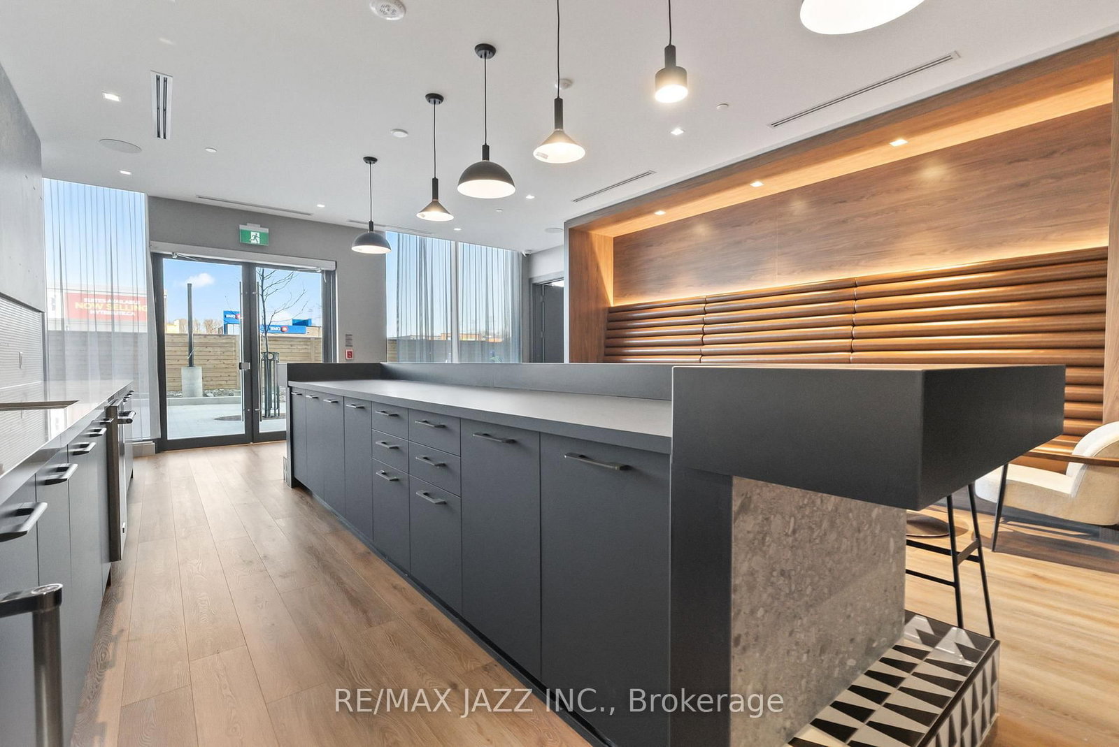 2545 SIMCOE Street N, Unit PH 16 - Photo 44
