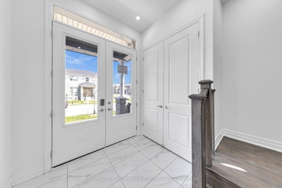 1423 Swallowtail Lane • Pickering, ON photo 5