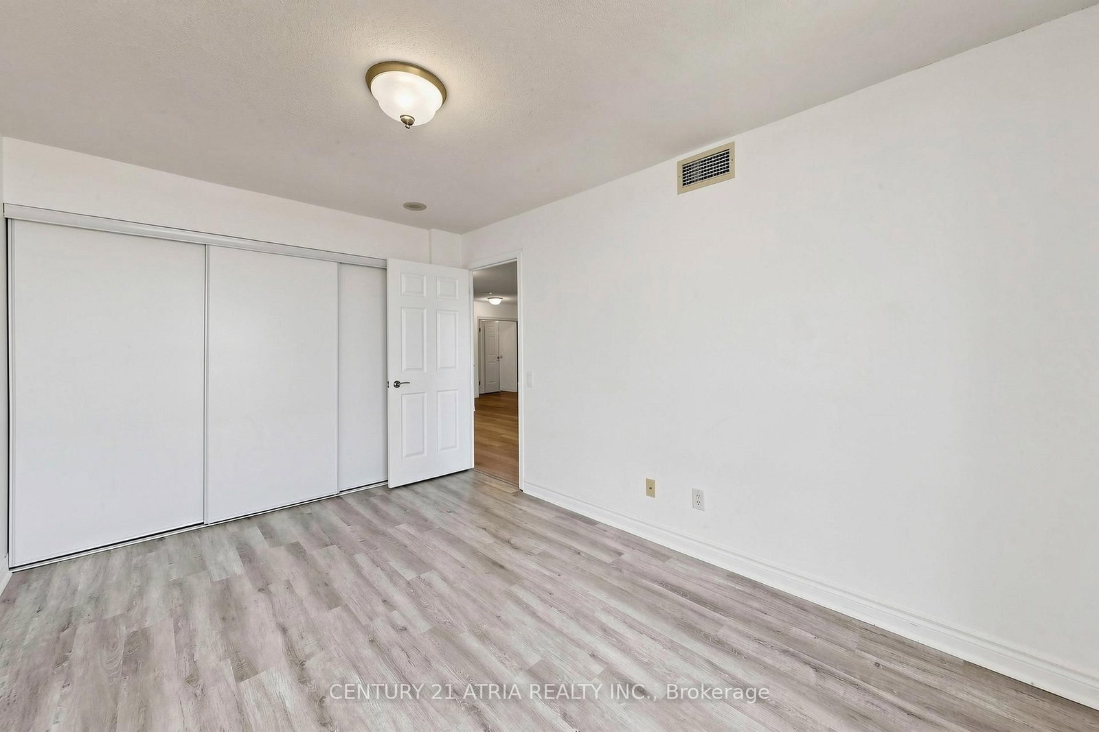 8 Mondeo Drive, Unit 815 - Photo 19