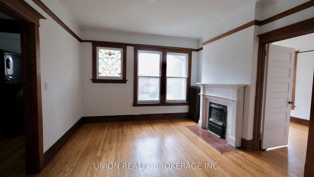 Upper - 46 Benlamond Avenue