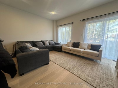131 Guelph Street — photo 4