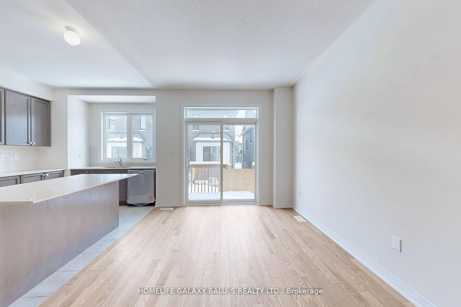 2943 Nakina Street - Photo 4