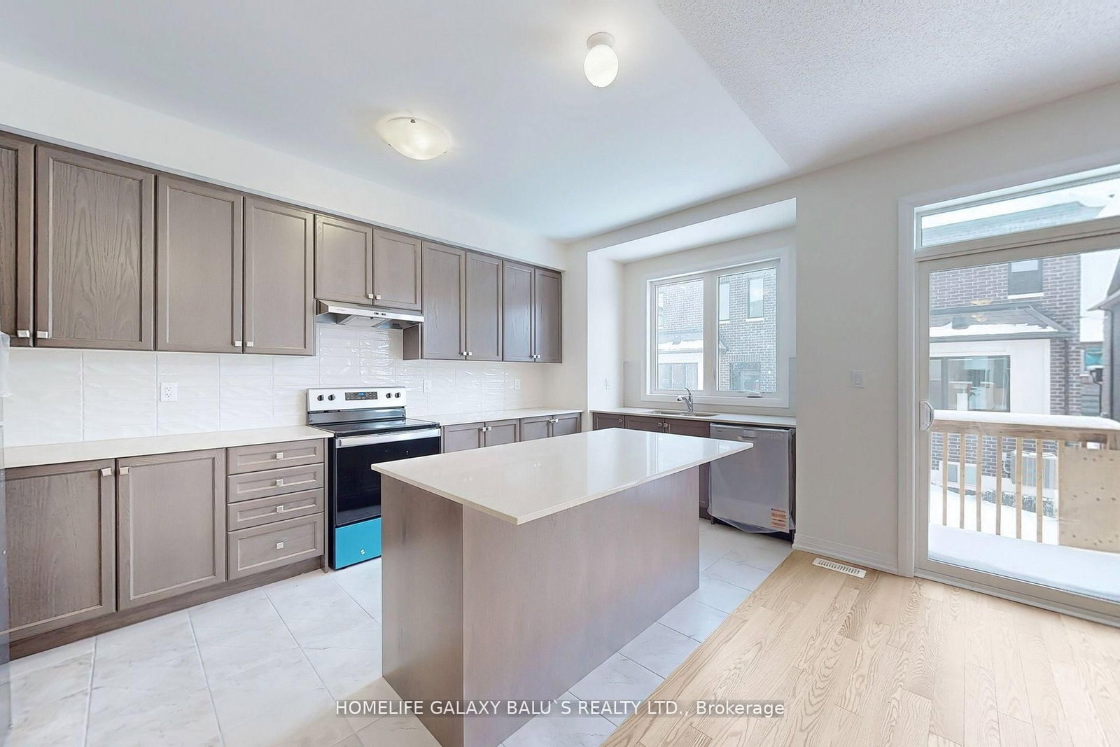 2943 Nakina Street - Photo 7