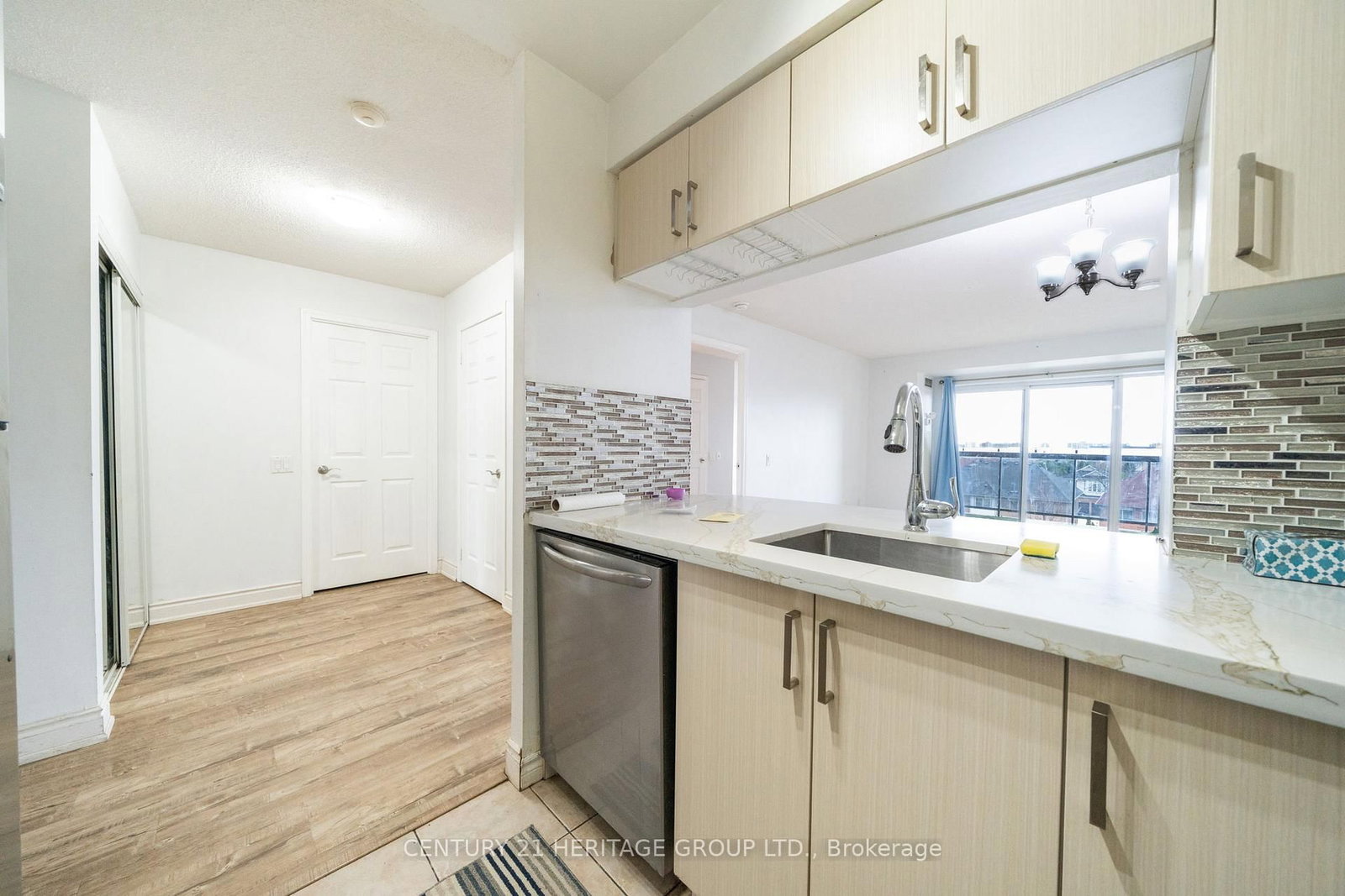 8 Mondeo Drive, Unit 415 - Photo 10