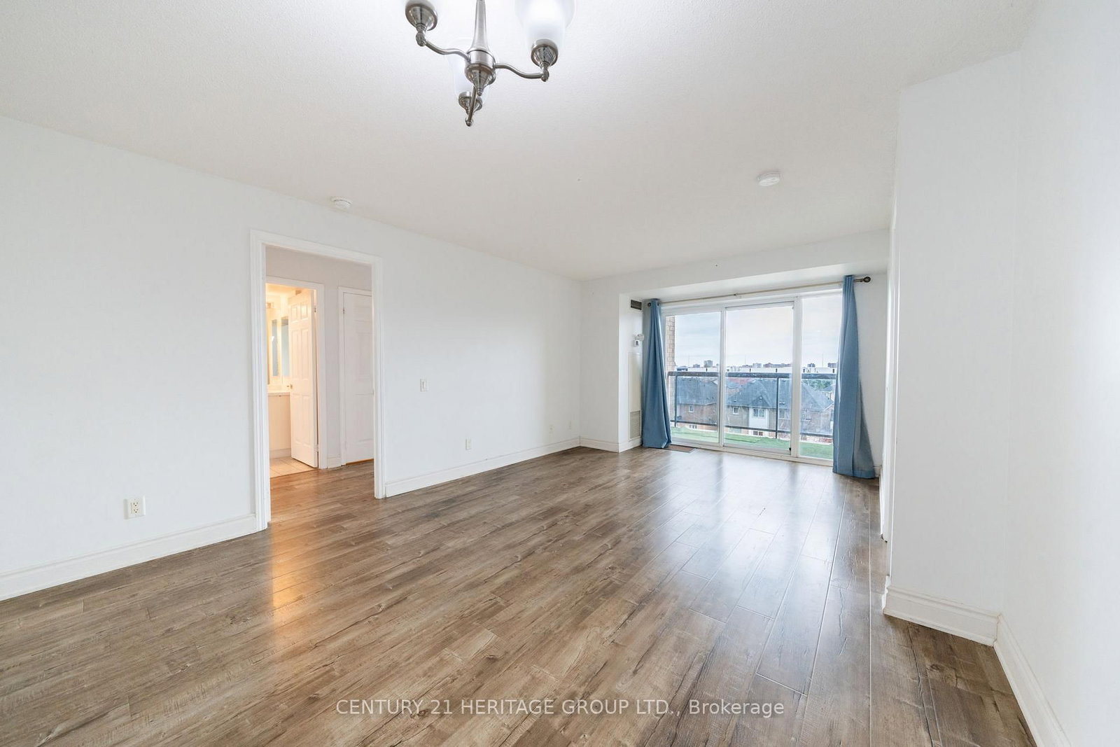 8 Mondeo Drive, Unit 415 - Photo 13