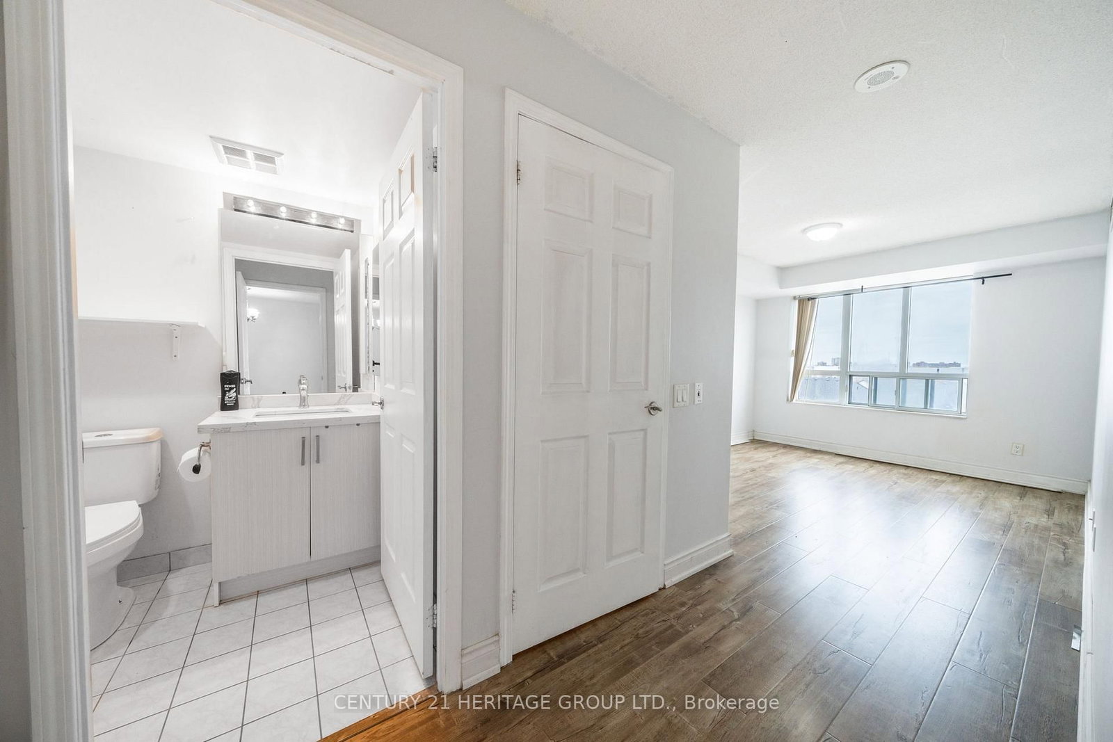 8 Mondeo Drive, Unit 415 - Photo 18