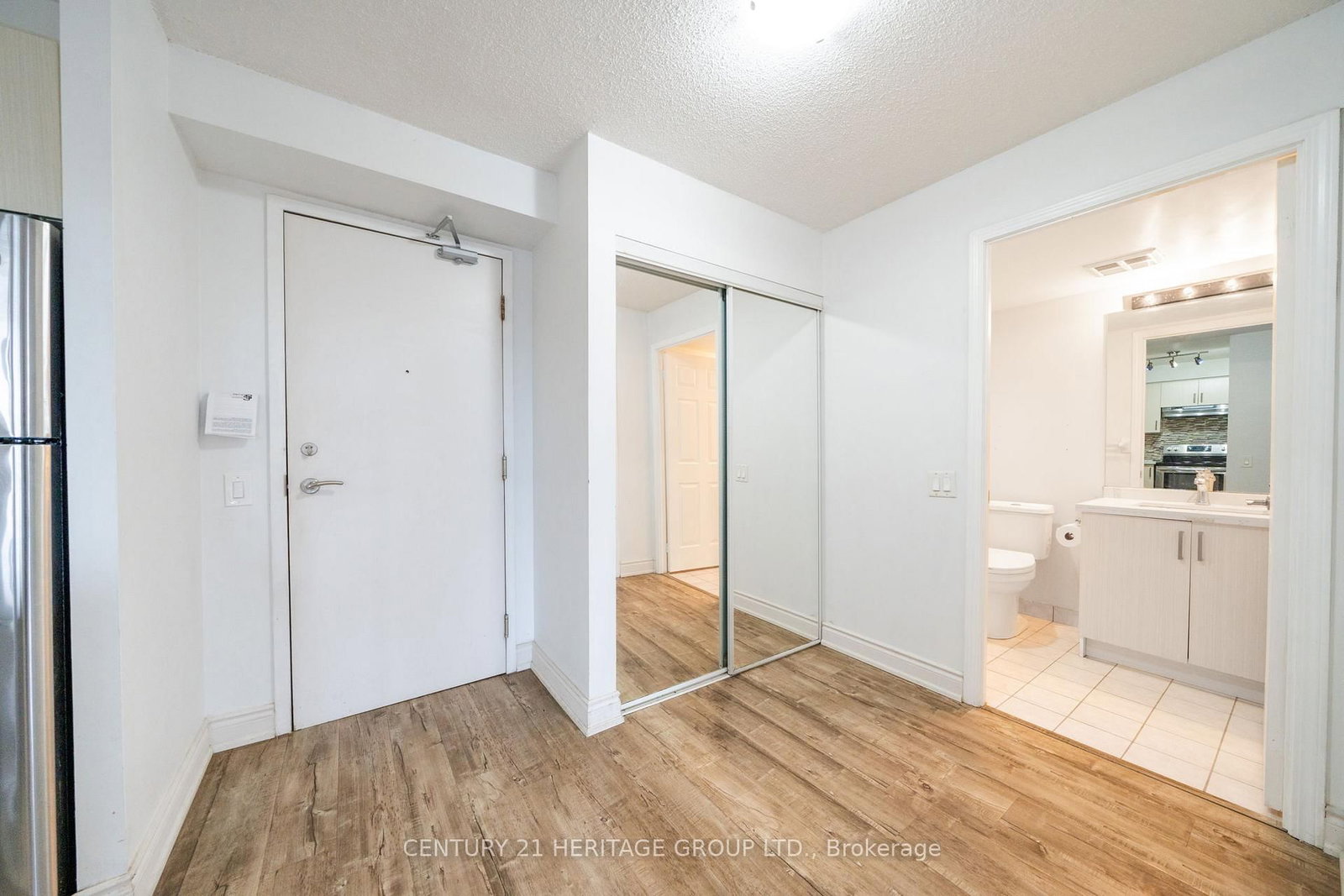 8 Mondeo Drive, Unit 415 - Photo 5