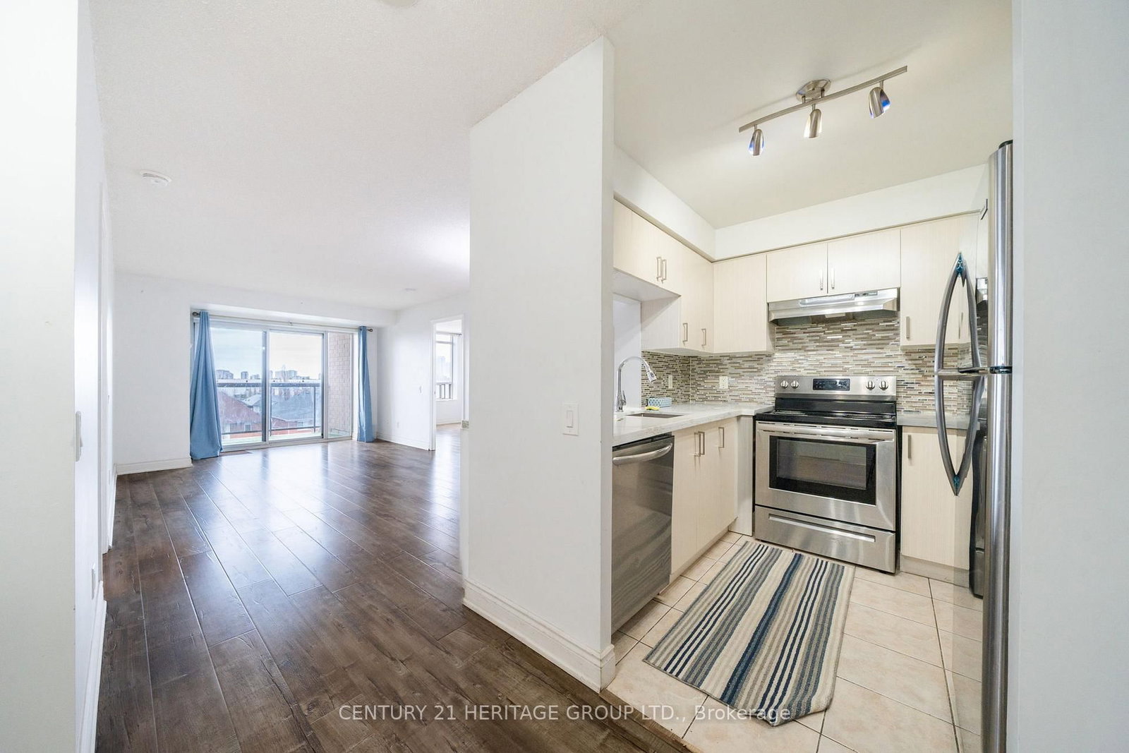 8 Mondeo Drive, Unit 415 - Photo 8