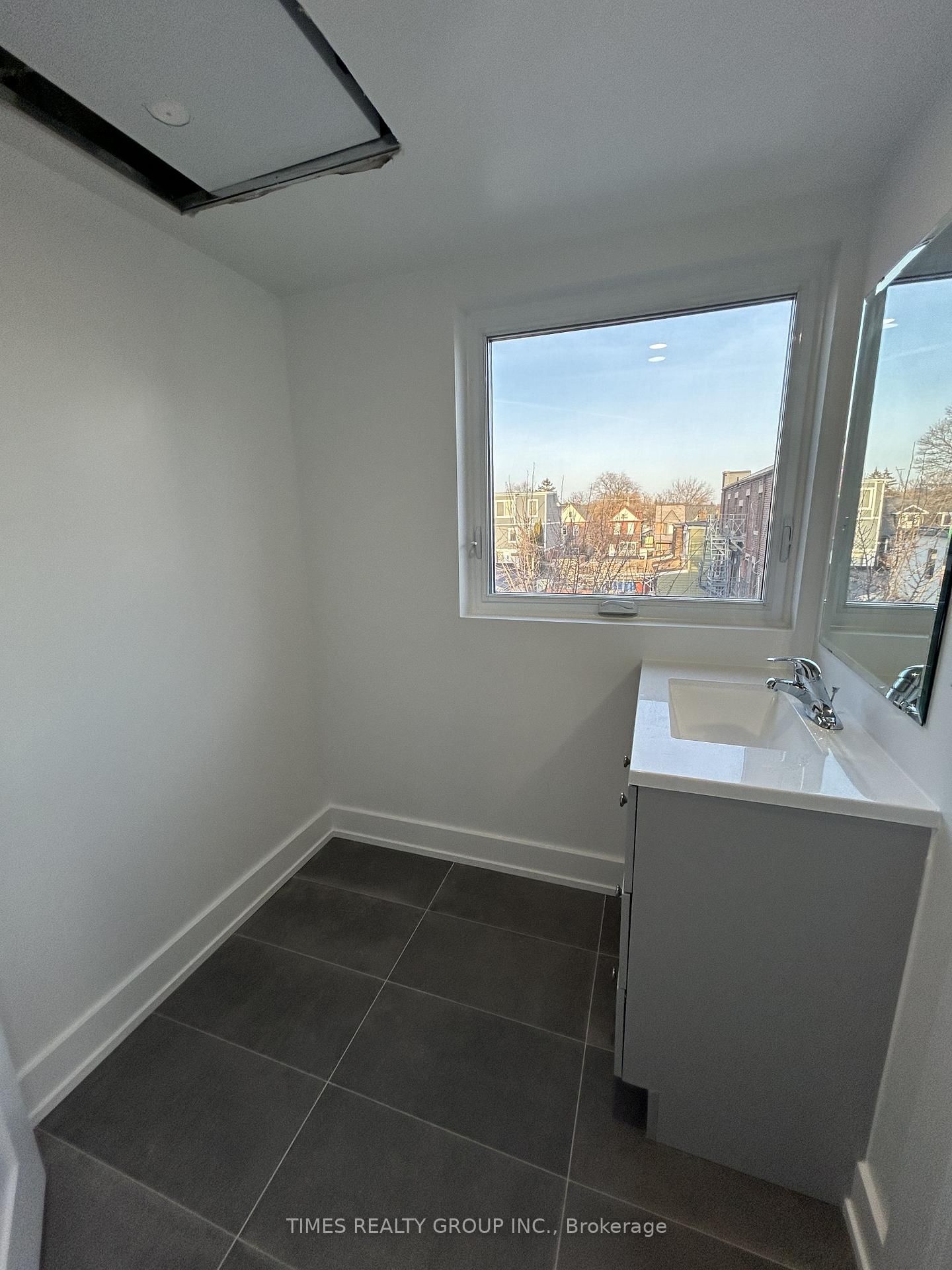 137 Curzon Street, Unit 3 - Photo 15