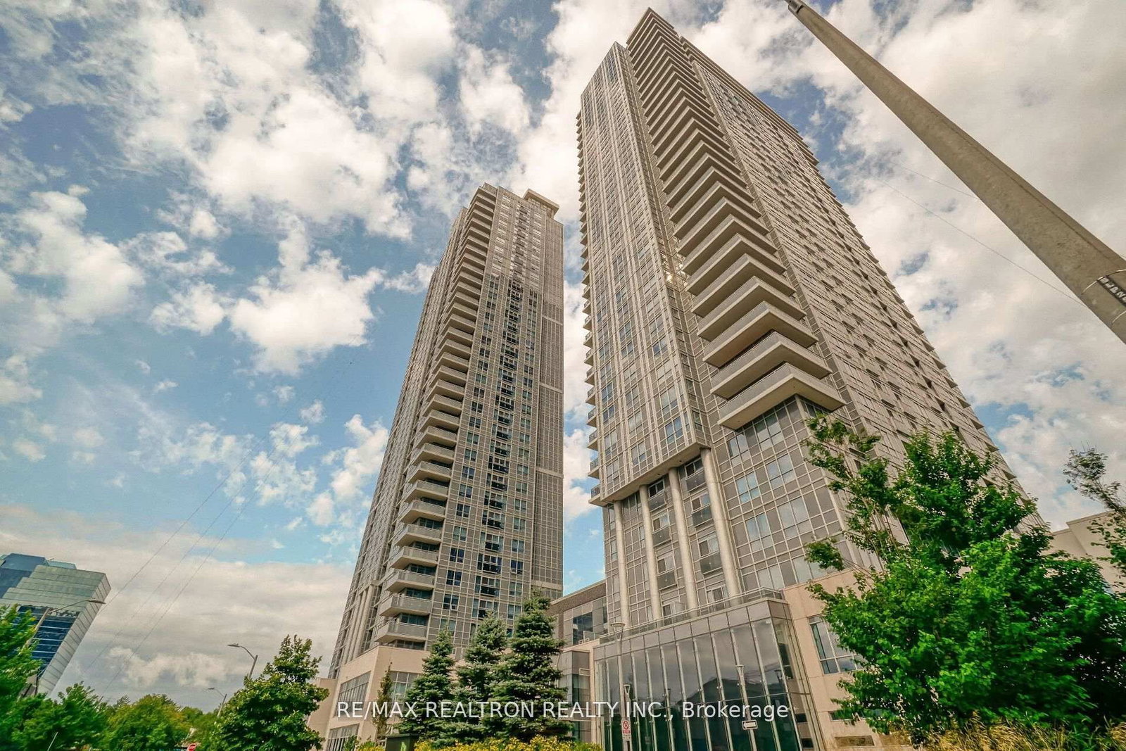 275 Village Green Square, Unit 3315