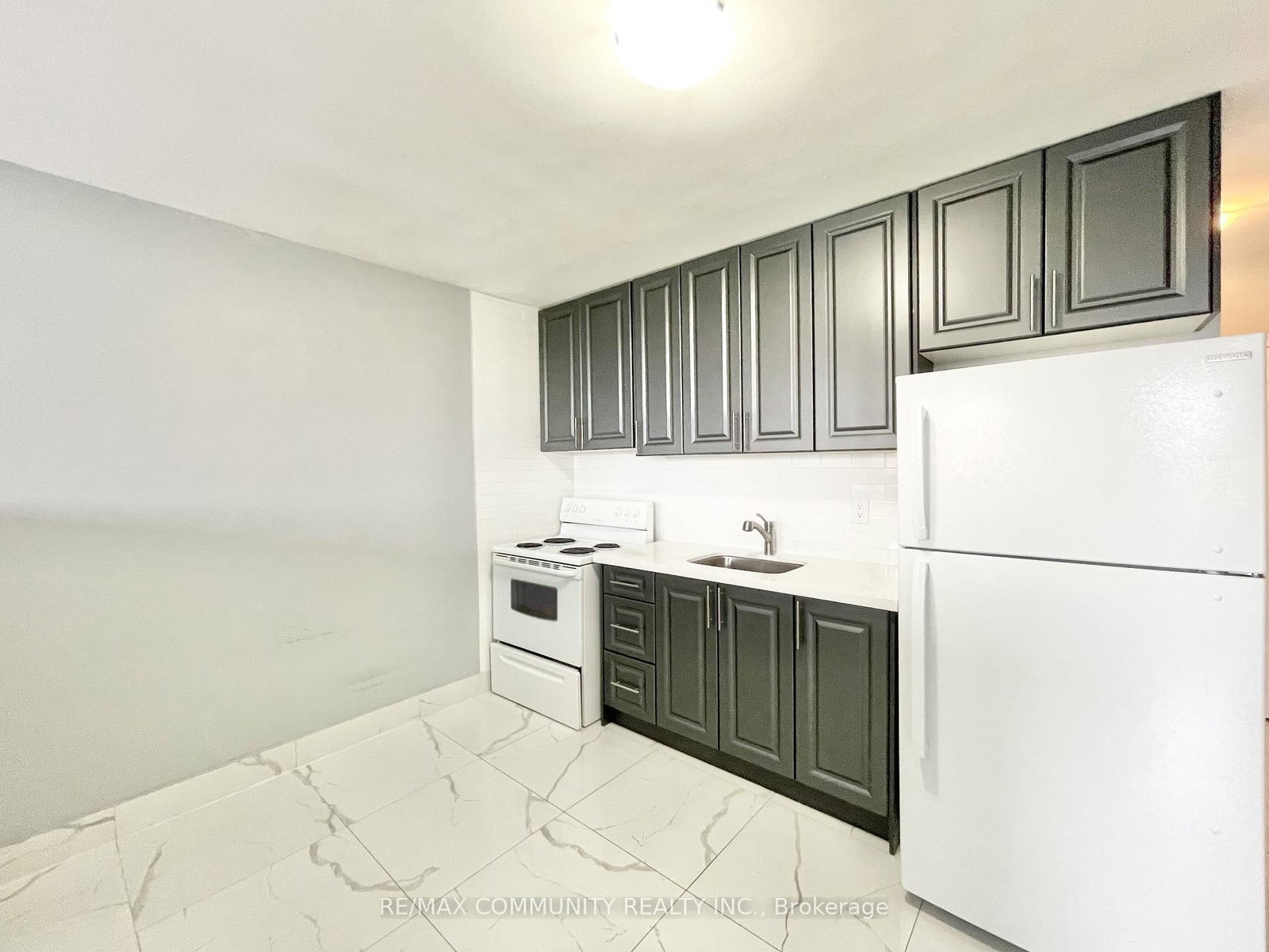 2-2624 Eglinton Avenue, Toronto, ON