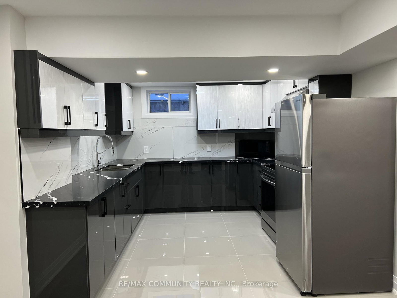 21 Hazeldine Drive, Unit Bsmt - Photo 3
