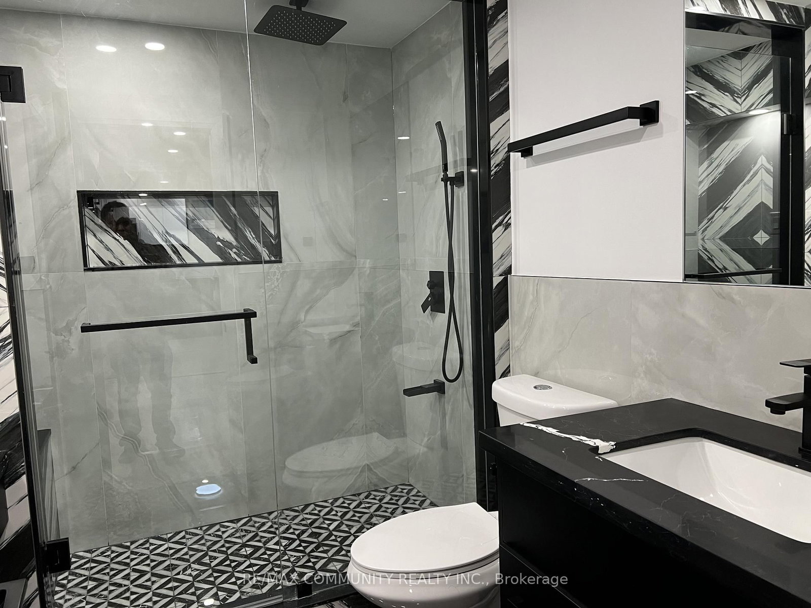 21 Hazeldine Drive, Unit Bsmt - Photo 6