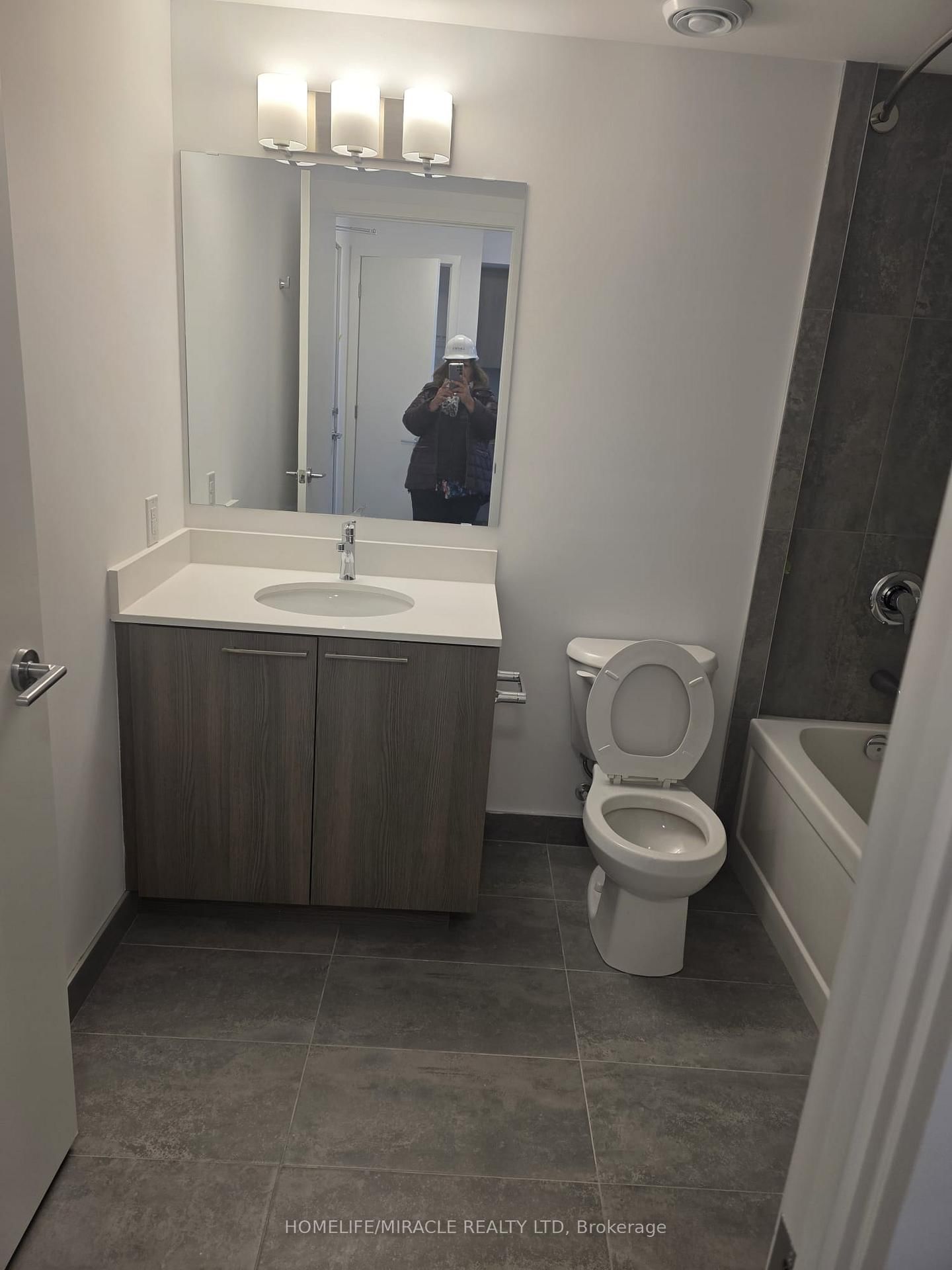 7437 Kingston Road S, Unit 420B - Photo 36