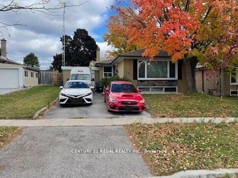 Main-5 Stevenvale Drive, Toronto, ON