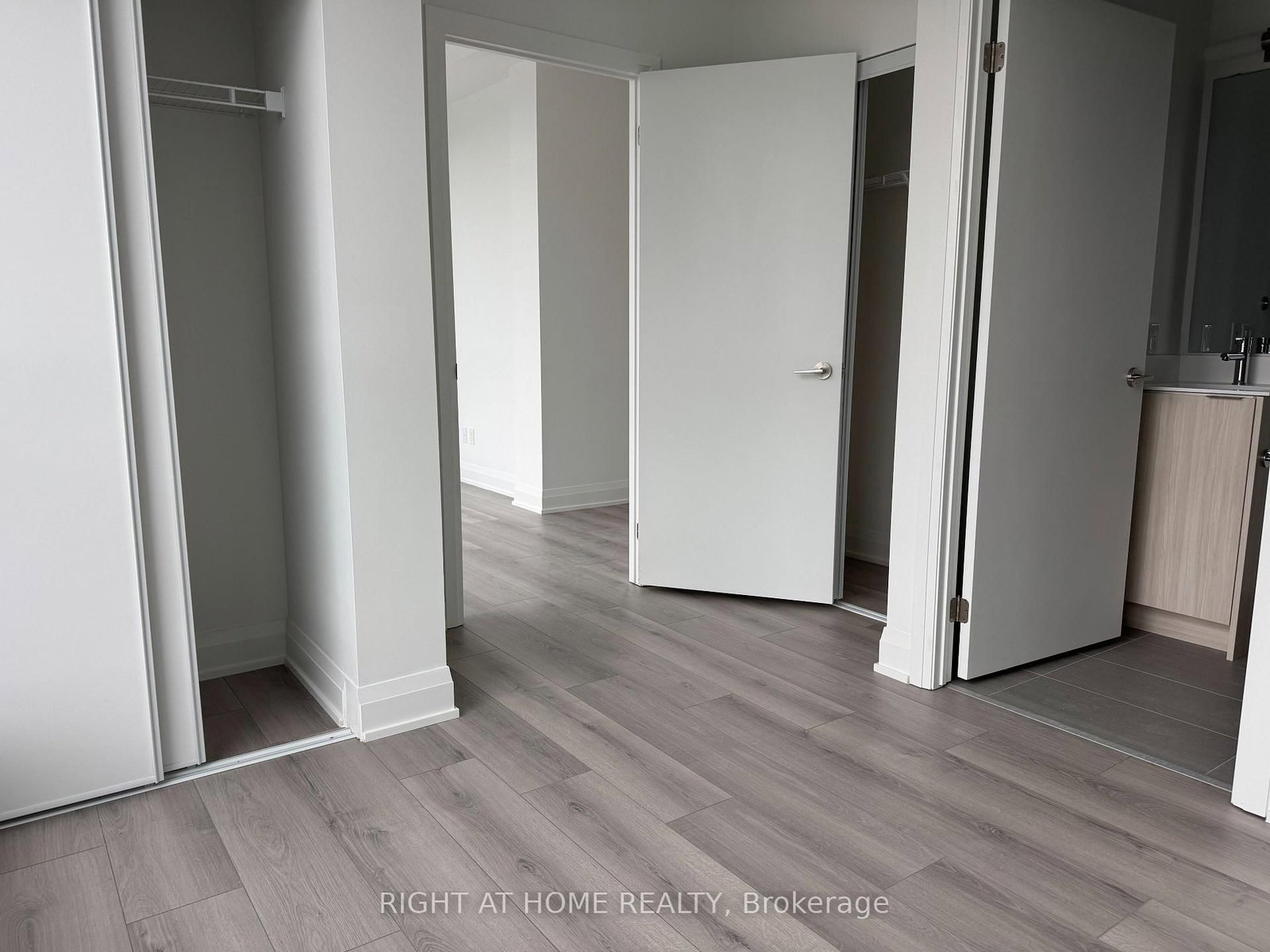 743 Warden Avenue - Photo 24