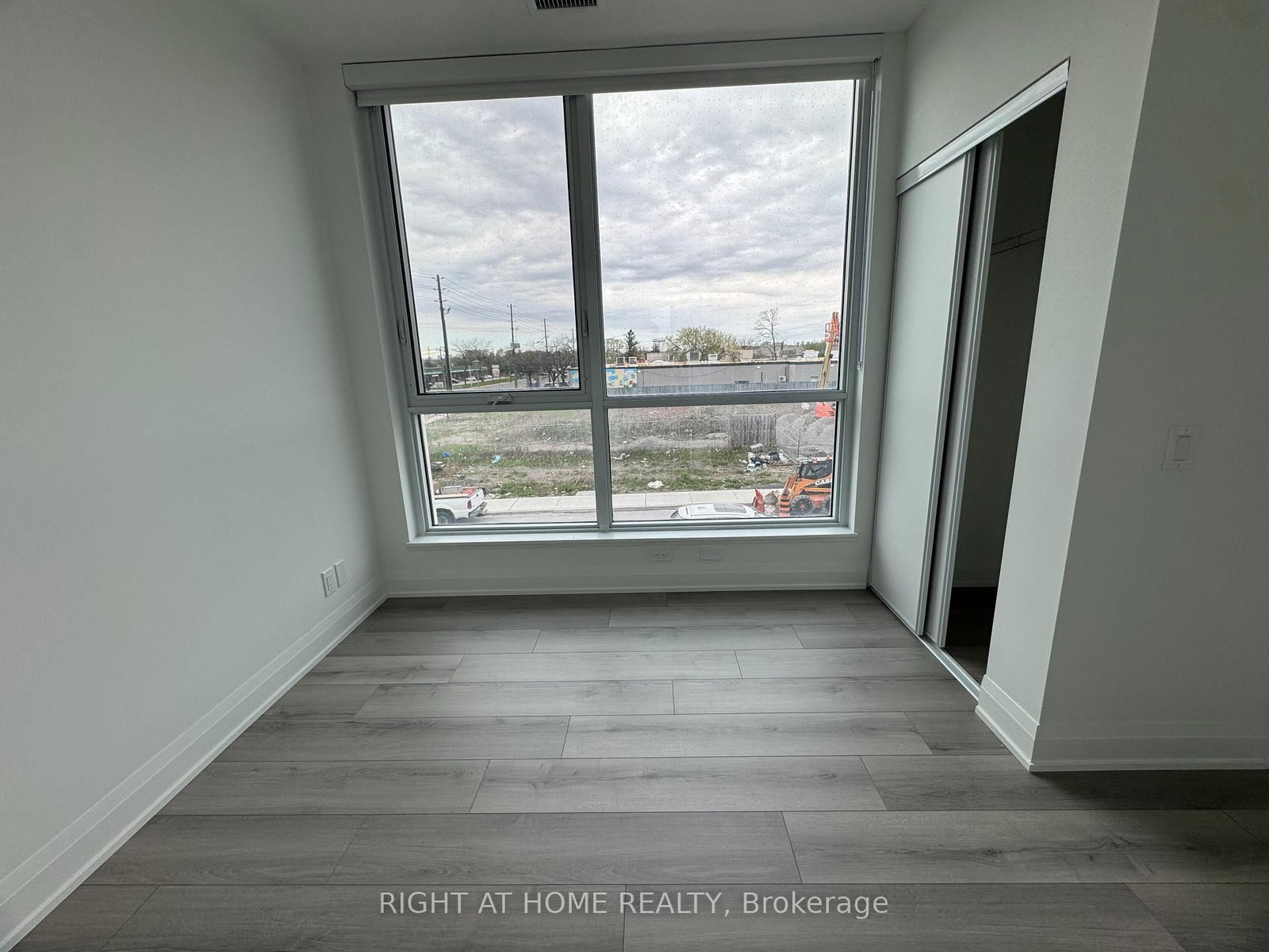 743 Warden Avenue - Photo 30