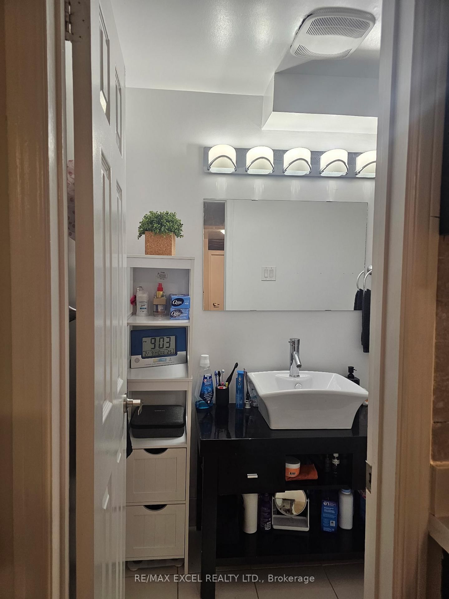 64 Fieldwood Drive, Unit Bsmt - Photo 11