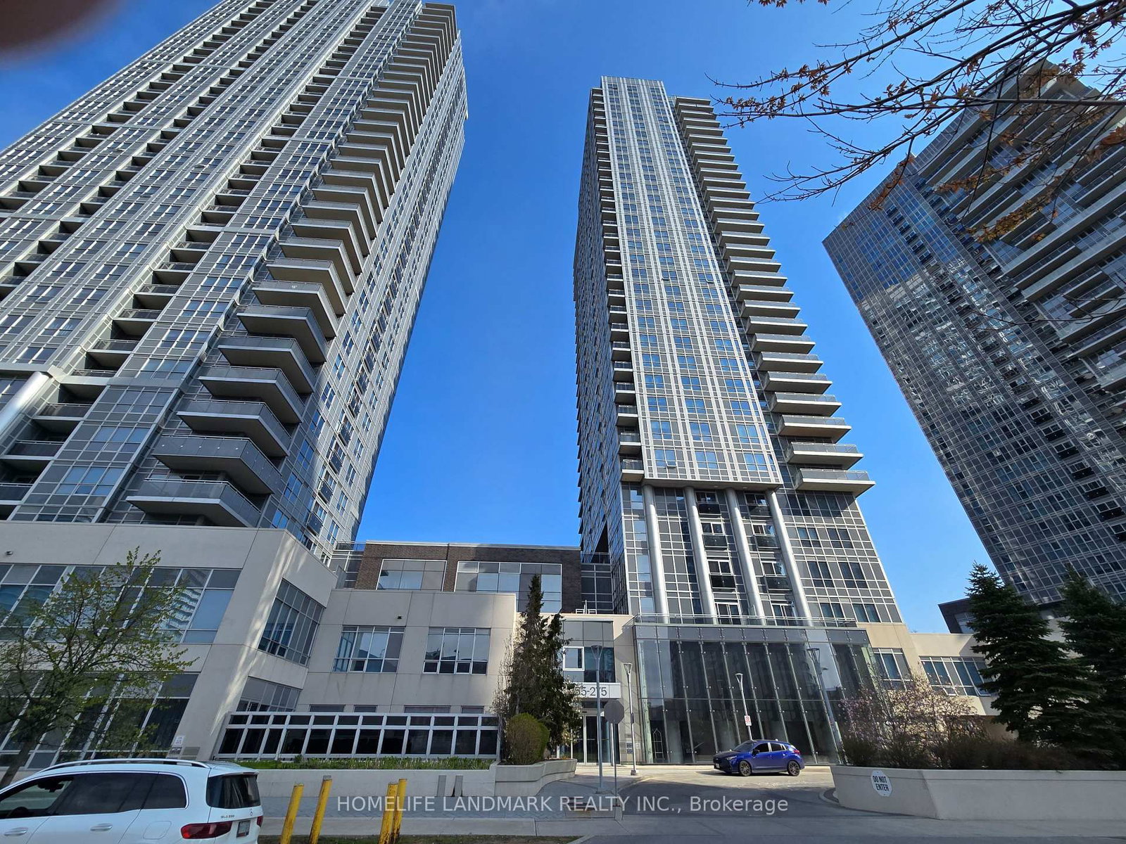 275 Village Green Square, Unit 1217