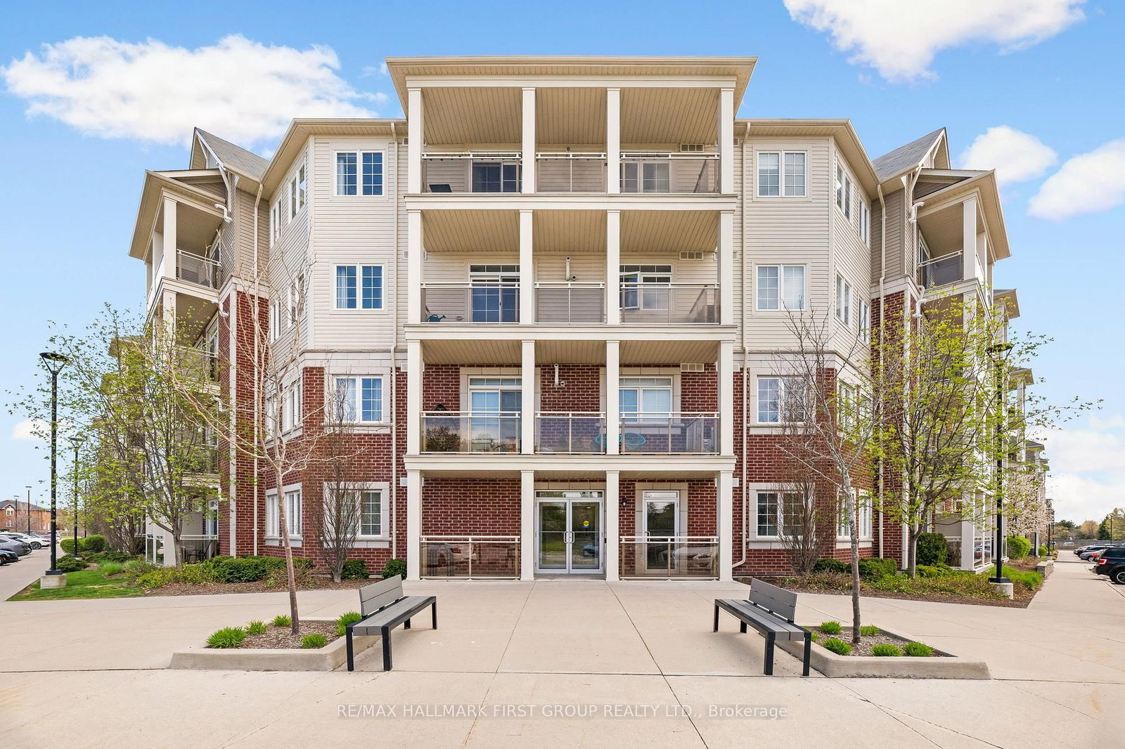 80 Aspen Springs Drive • #111 • Clarington, ON photo 1