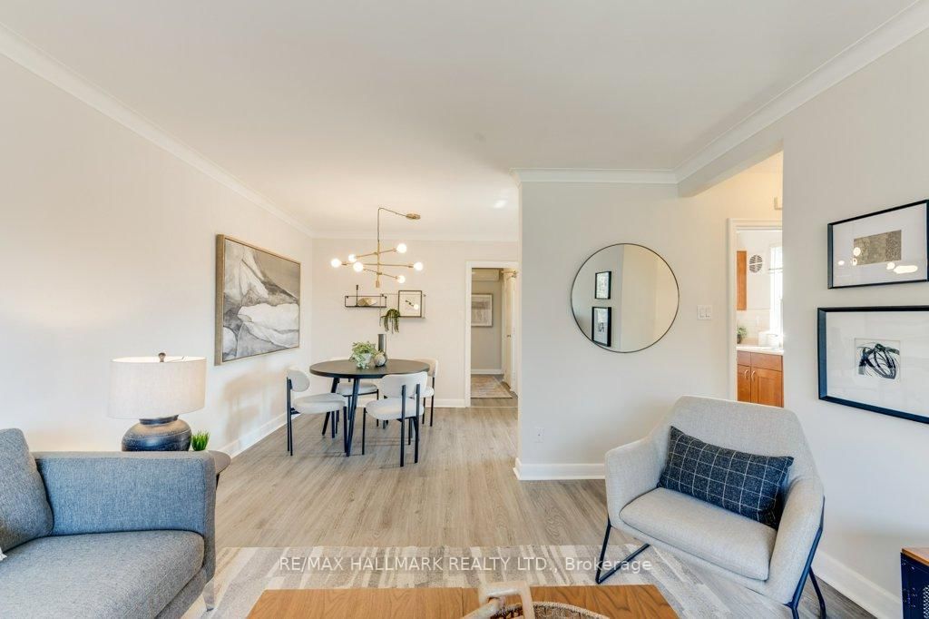 Upper-225 Woodville Avenue, Toronto, ON, photo 5