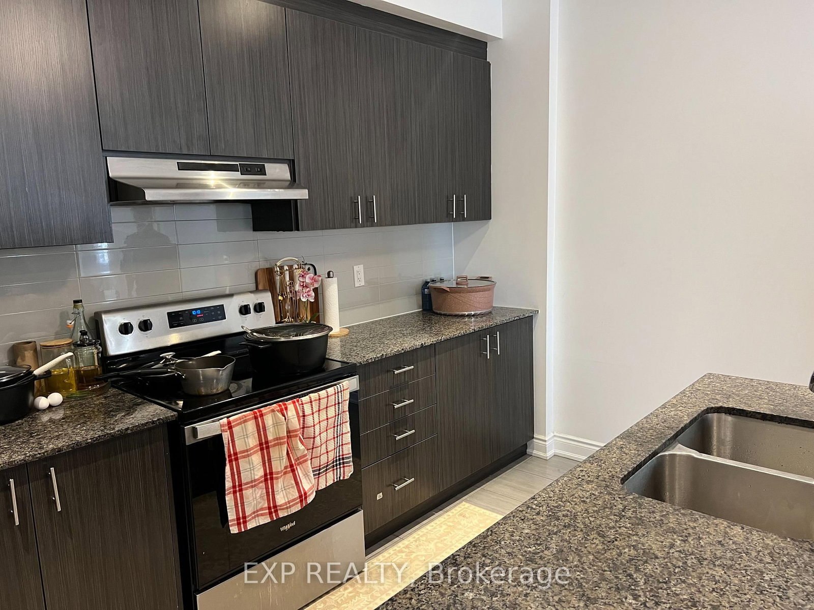 947 Finley Avenue - Photo 24