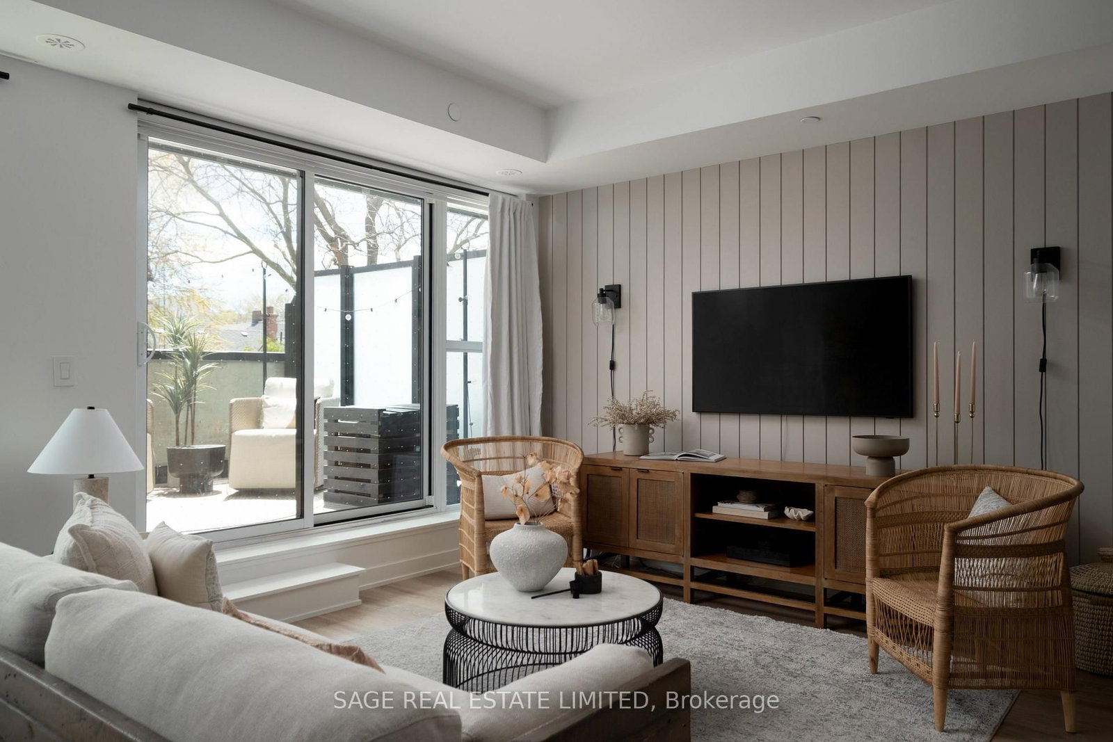 899 Queen Street E, Unit 212 - Photo 2