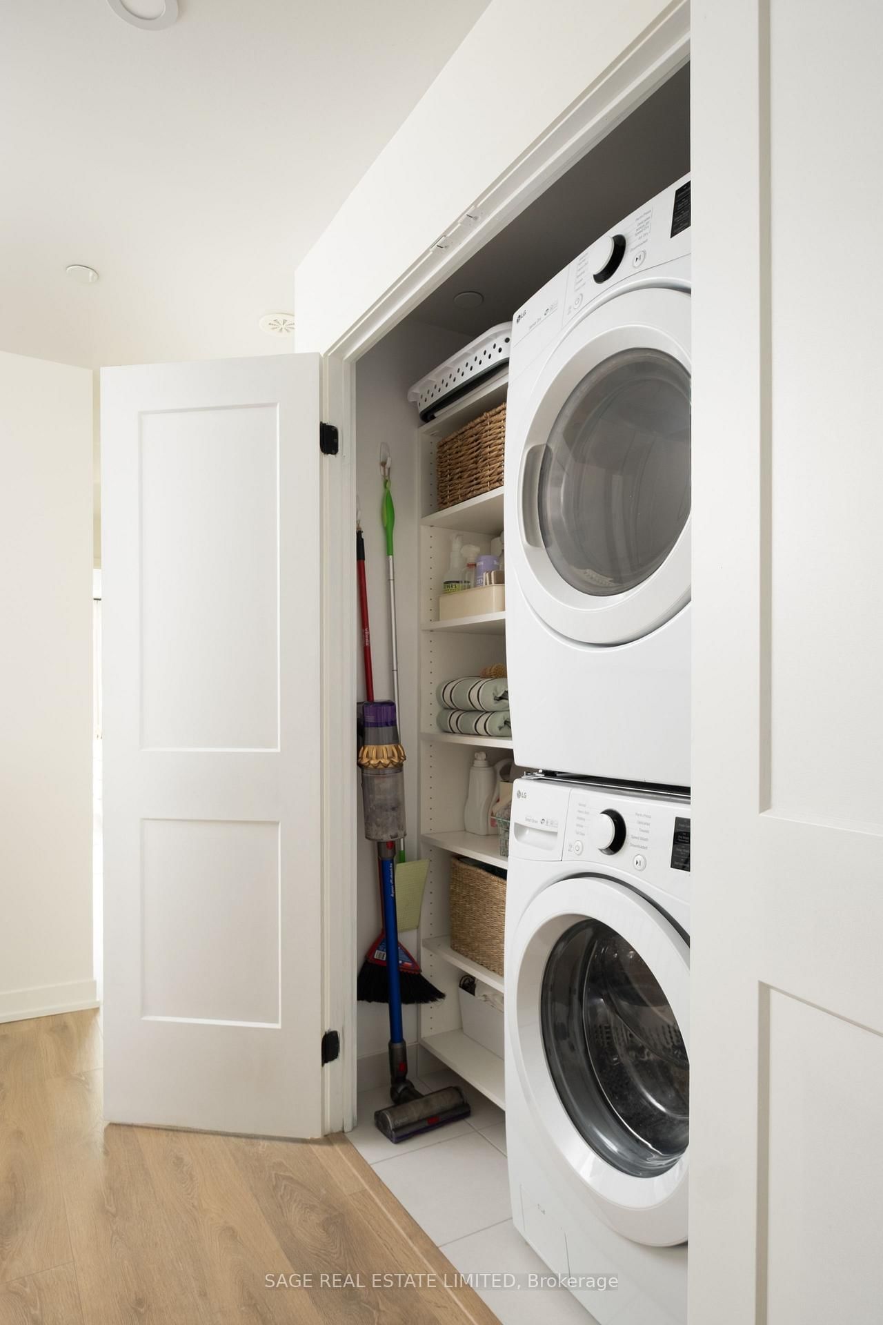 899 Queen Street E, Unit 212 - Photo 41