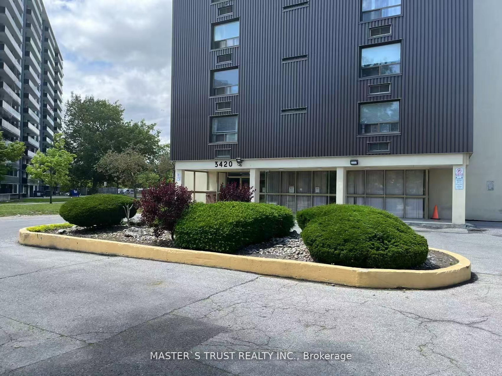 3420 Eglinton Avenue E, Unit 903 - Photo 2