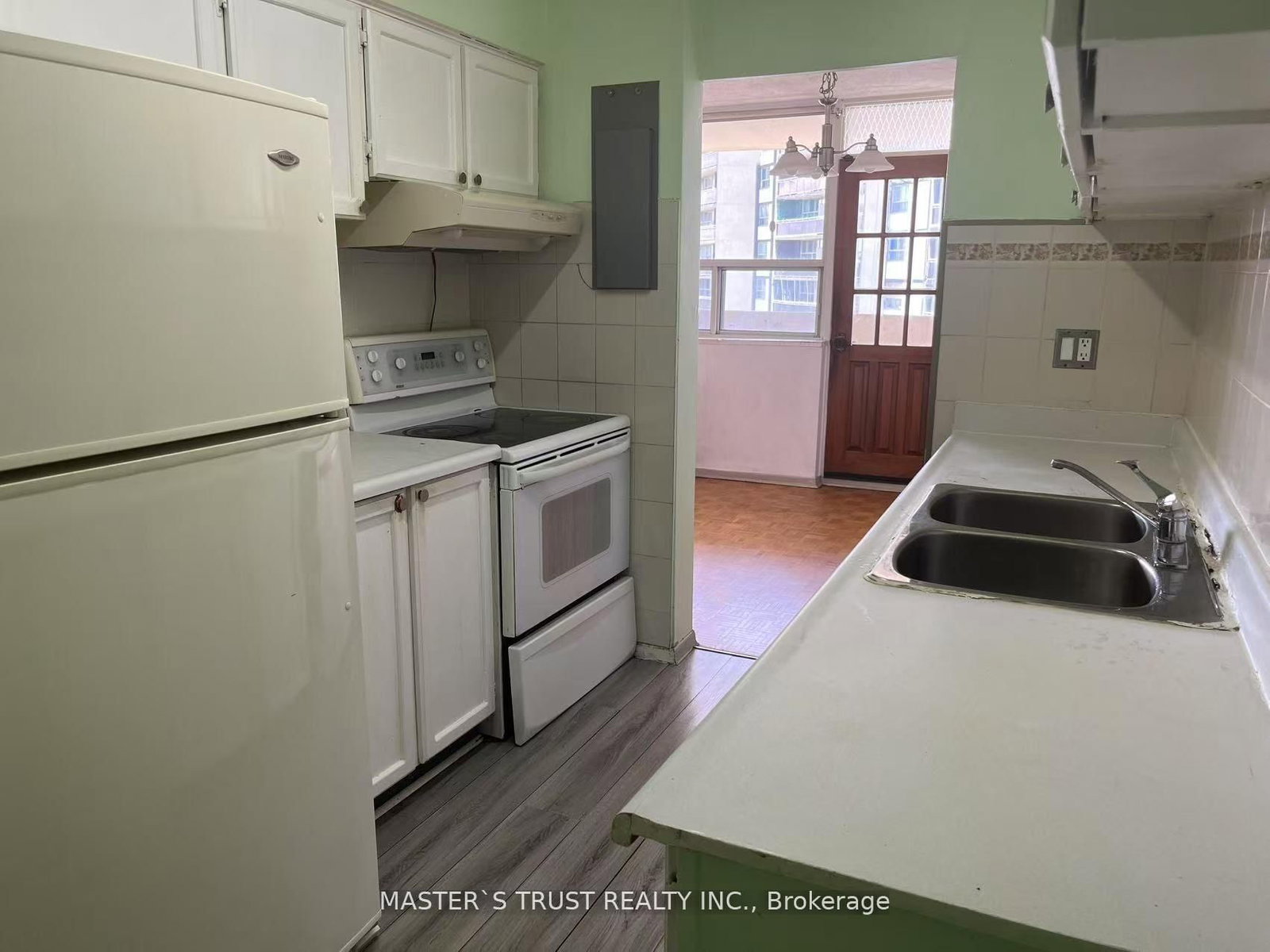 3420 Eglinton Avenue E, Unit 903 - Photo 8