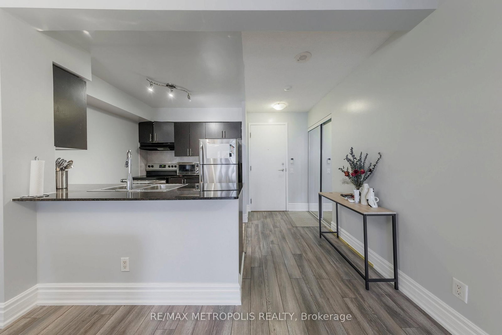 83 Borough Drive, Unit 607 - Photo 2