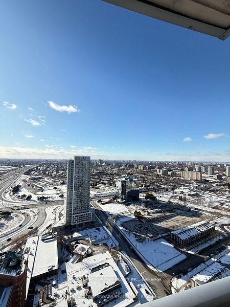 125 Village Green Square, Unit 3908