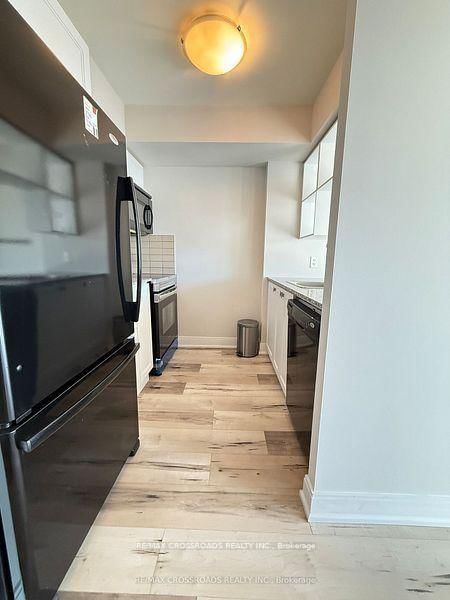 125 Village Green Square, Unit 3908 - Photo 6