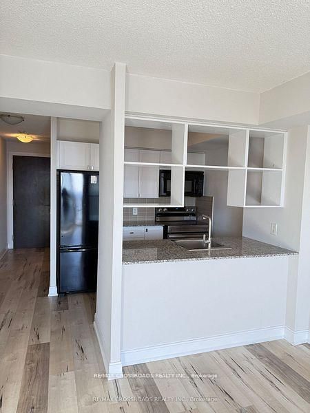 125 Village Green Square, Unit 3908 - Photo 8