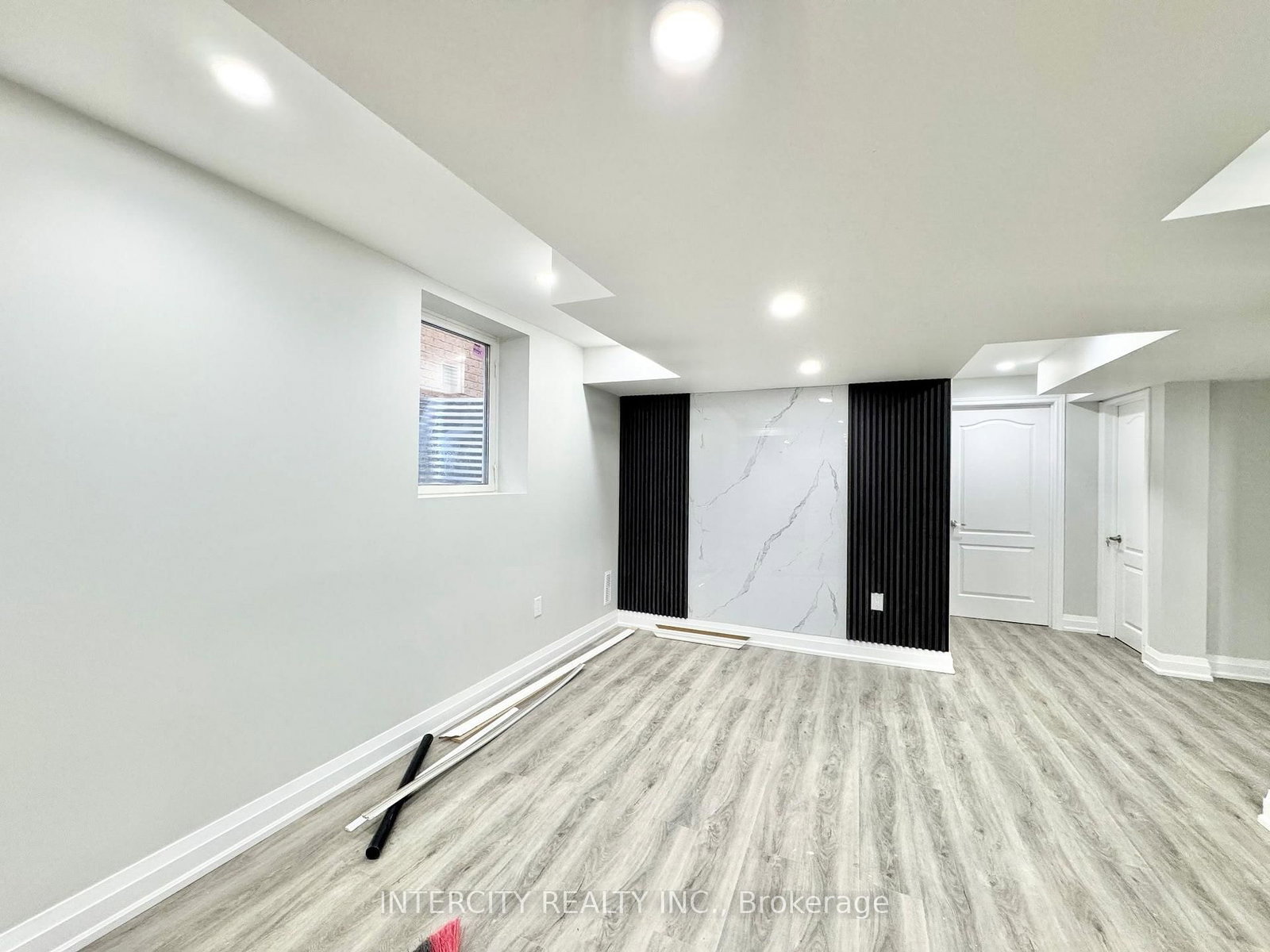 299 Fleetwood Drive - Photo 3