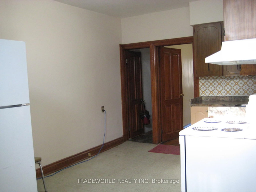 Main Fl - 759 Gerrard Street E 3