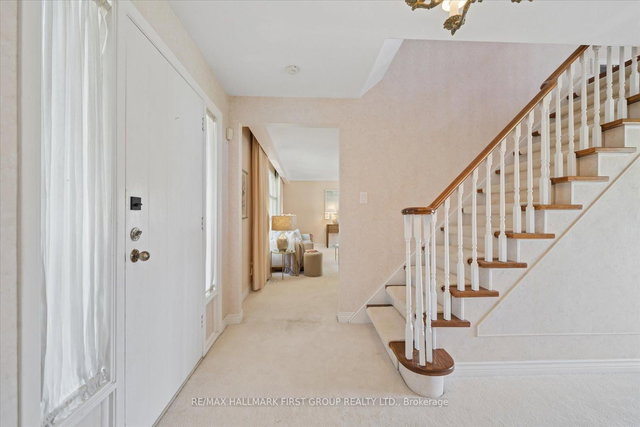525 Myrtle Road W