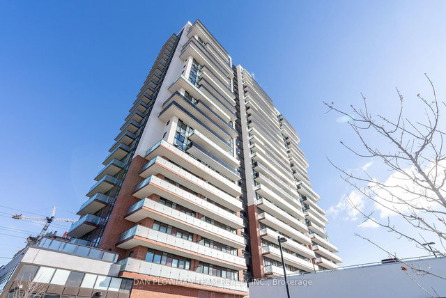 1121 - 2550 Simcoe Street N