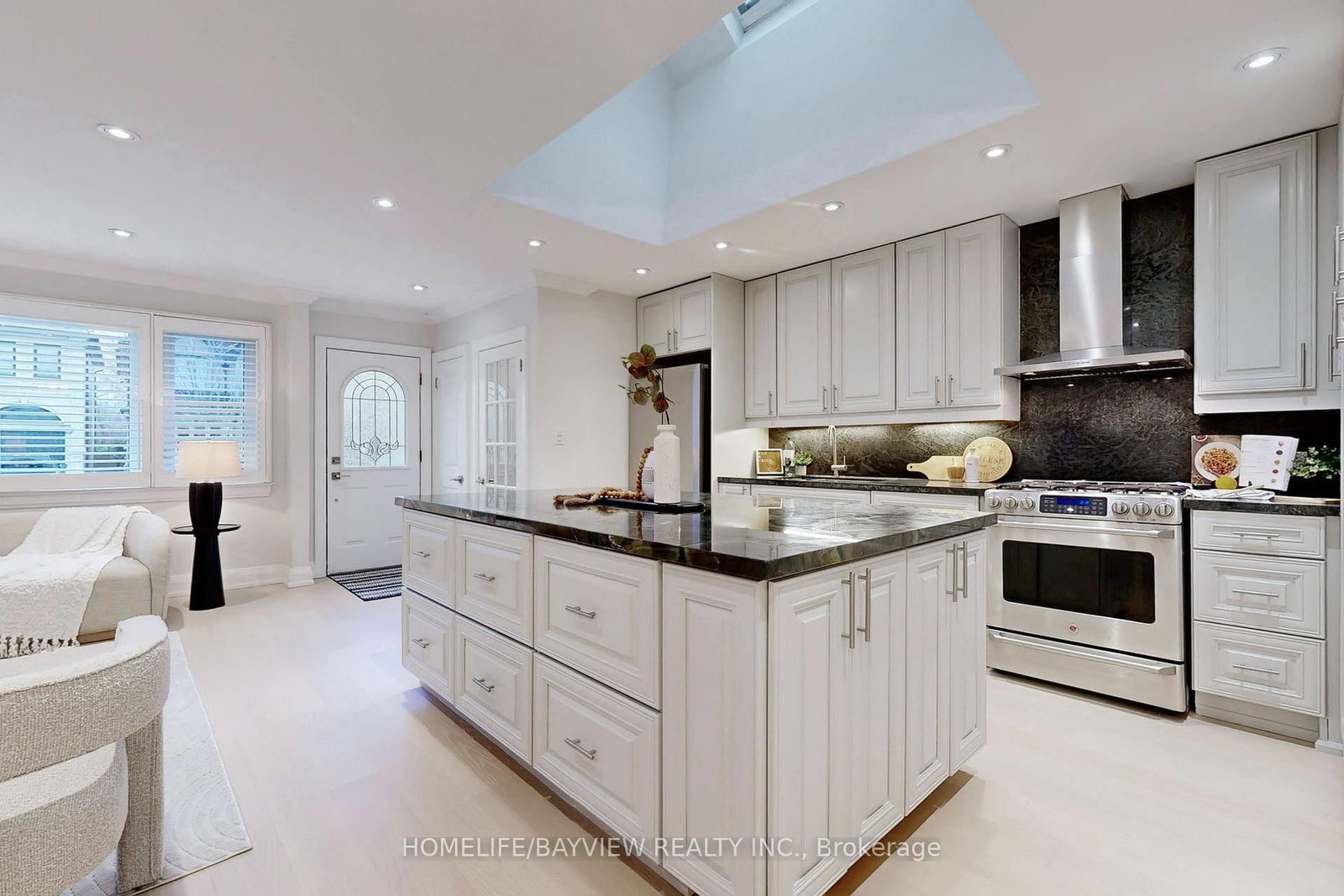 1607 Woodbine Heights Boulevard - Photo 8
