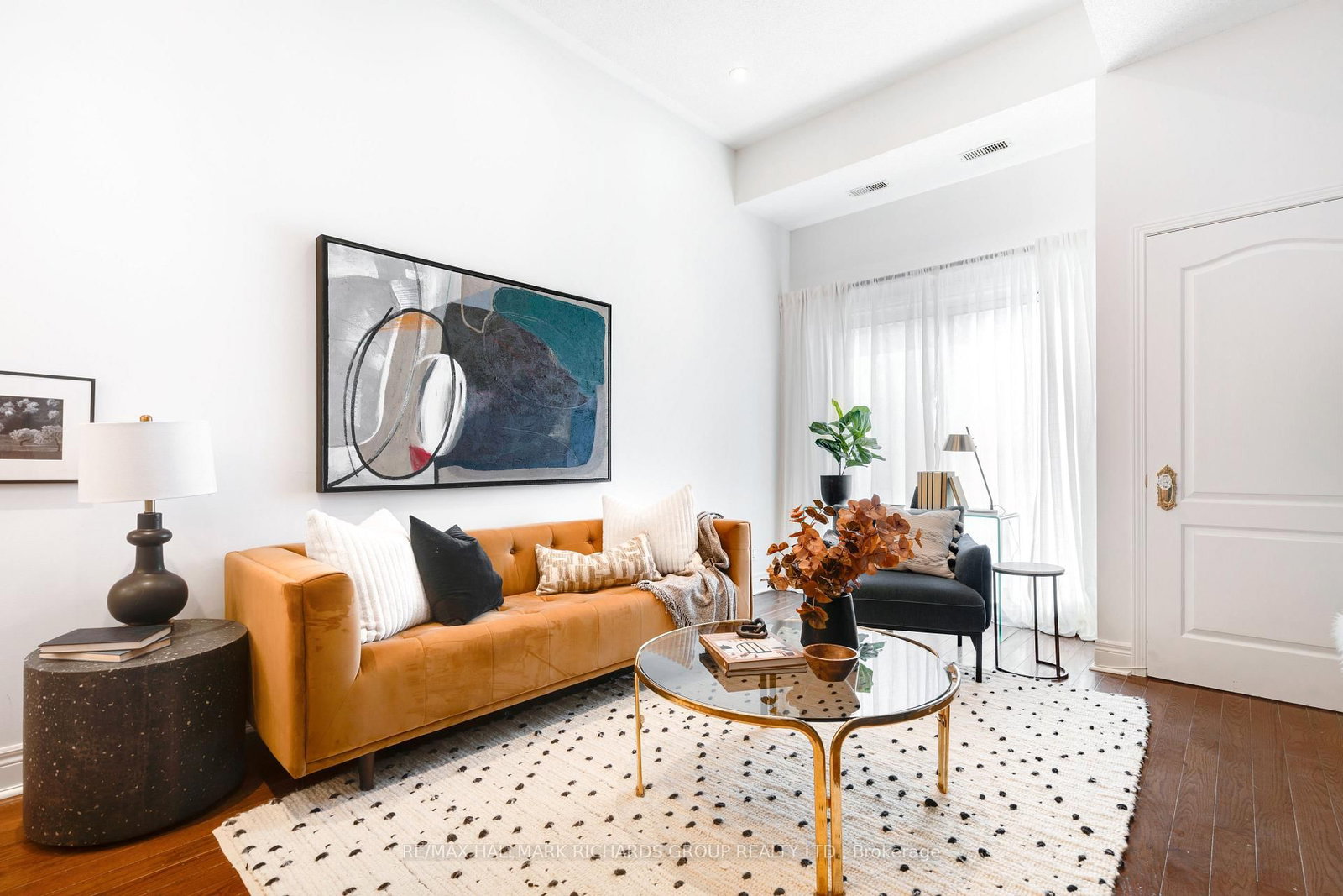 325 Kingston Road, Unit 101