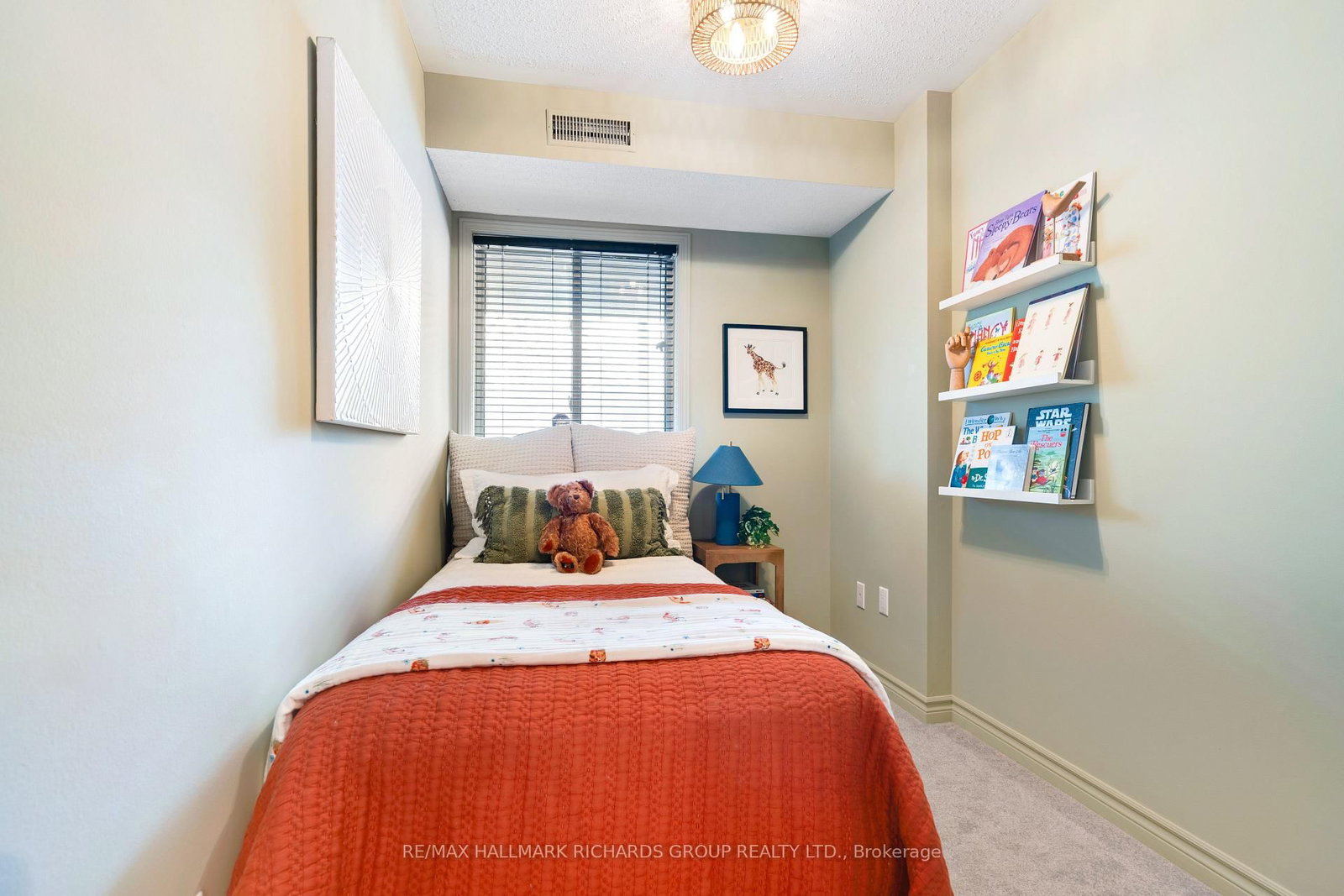 325 Kingston Road, Unit 101 - Photo 16