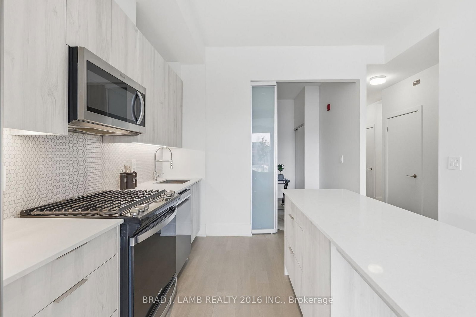 495 Logan Avenue, Unit 413 - Photo 9