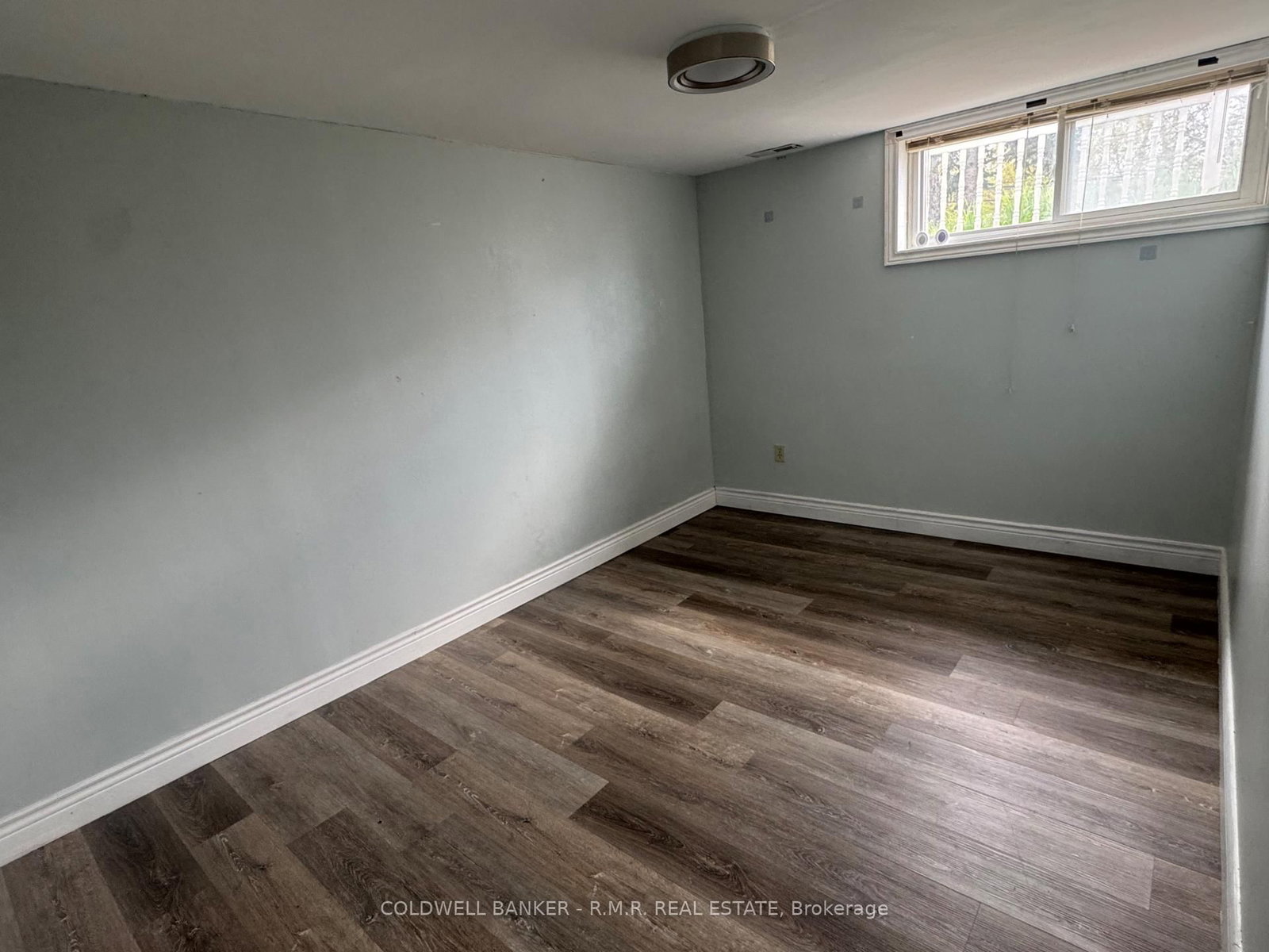 1549 Simcoe Street N - Photo 10