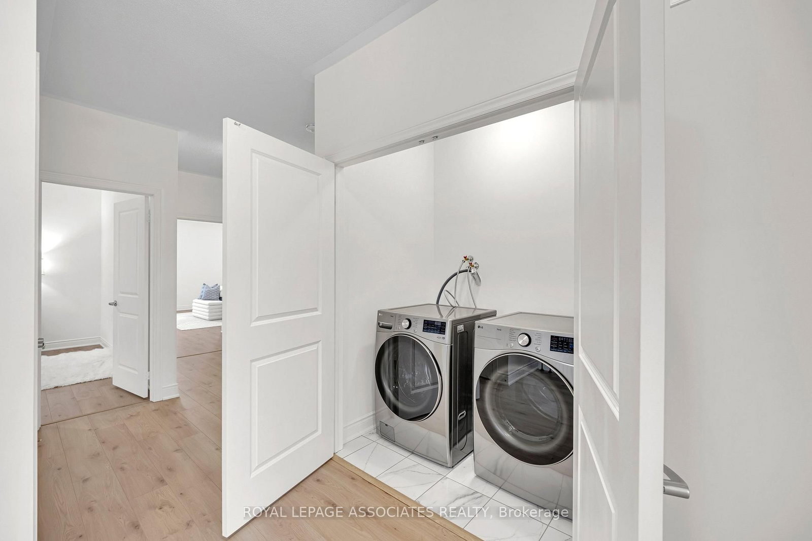 2215 Beckman Crescent - Photo 37