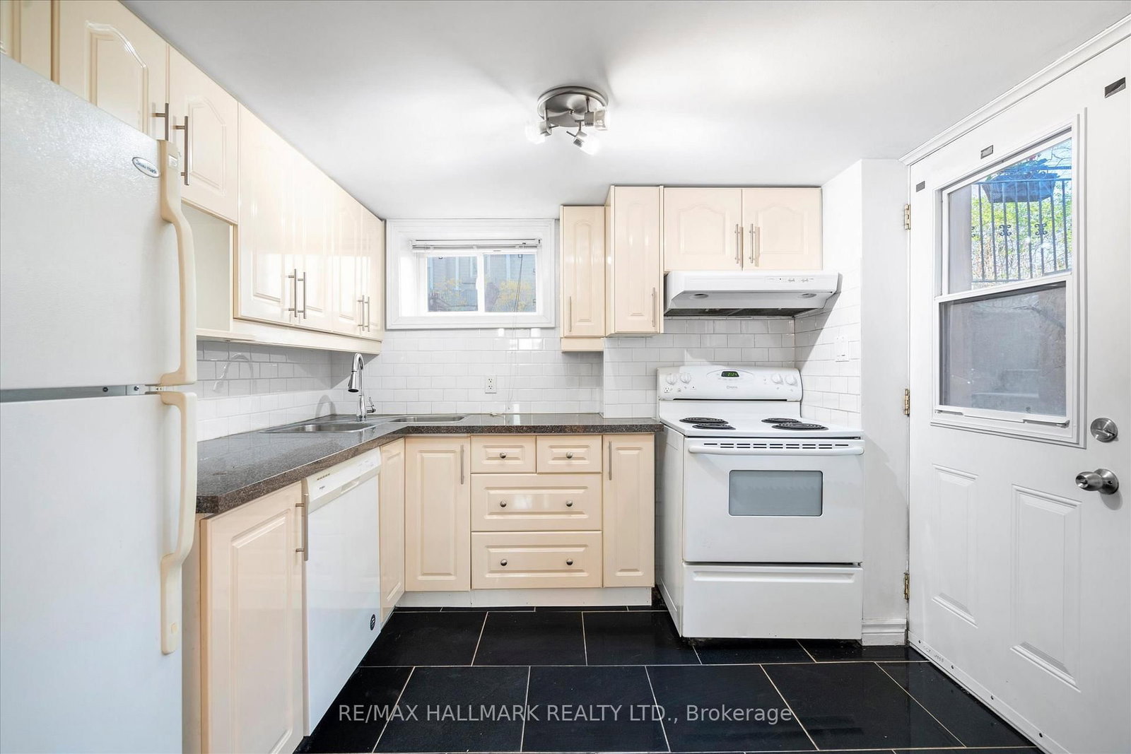 50 Benlamond Avenue - Photo 12