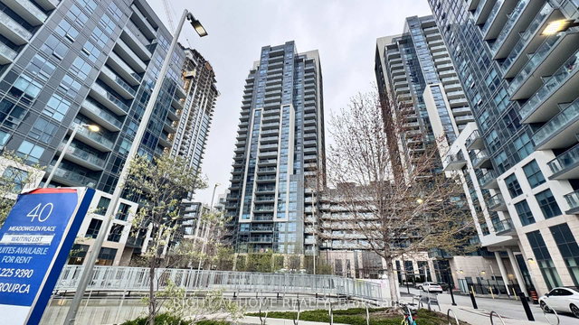 824 - 20 Meadowglen Place
