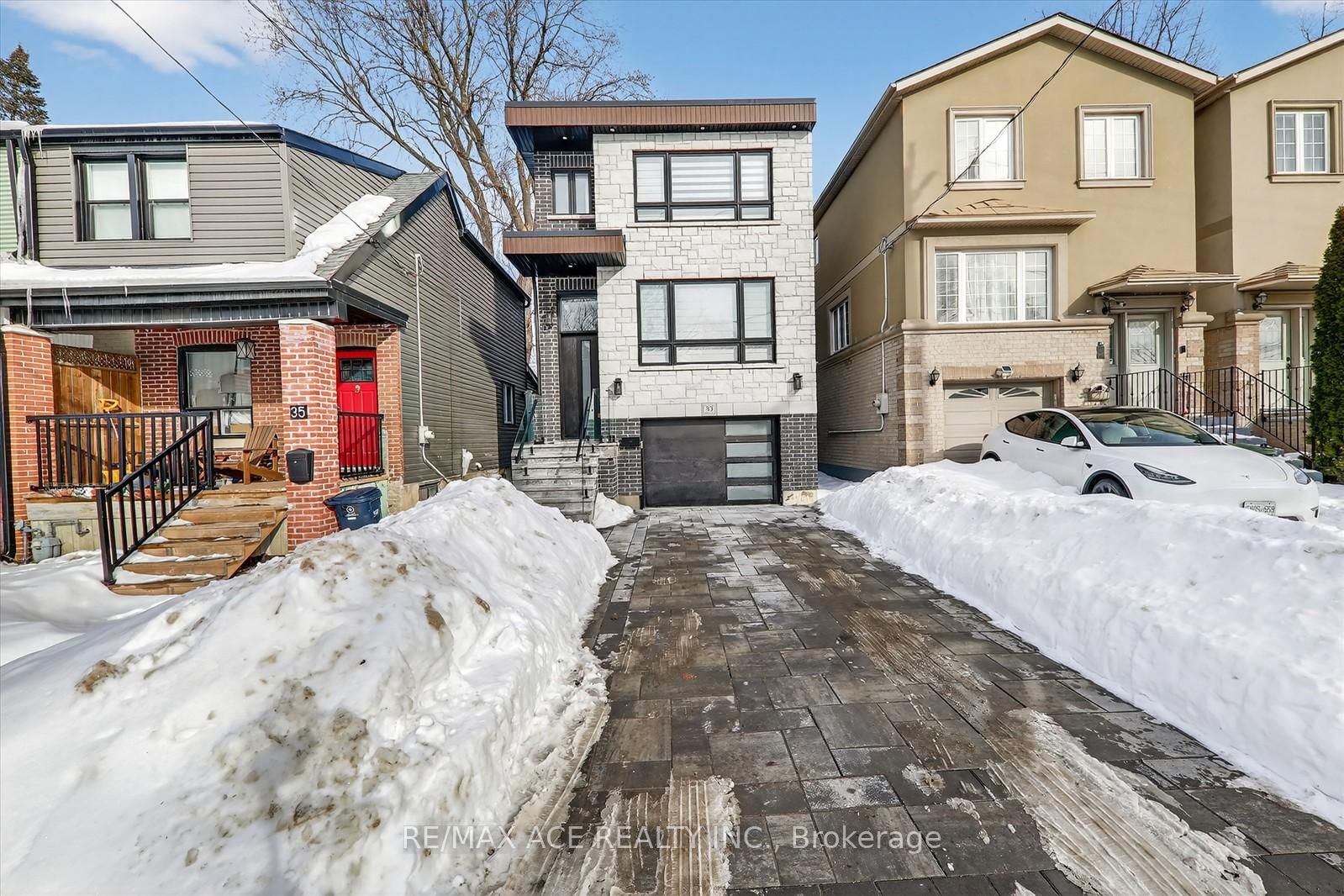 33 August Avenue - Photo 3
