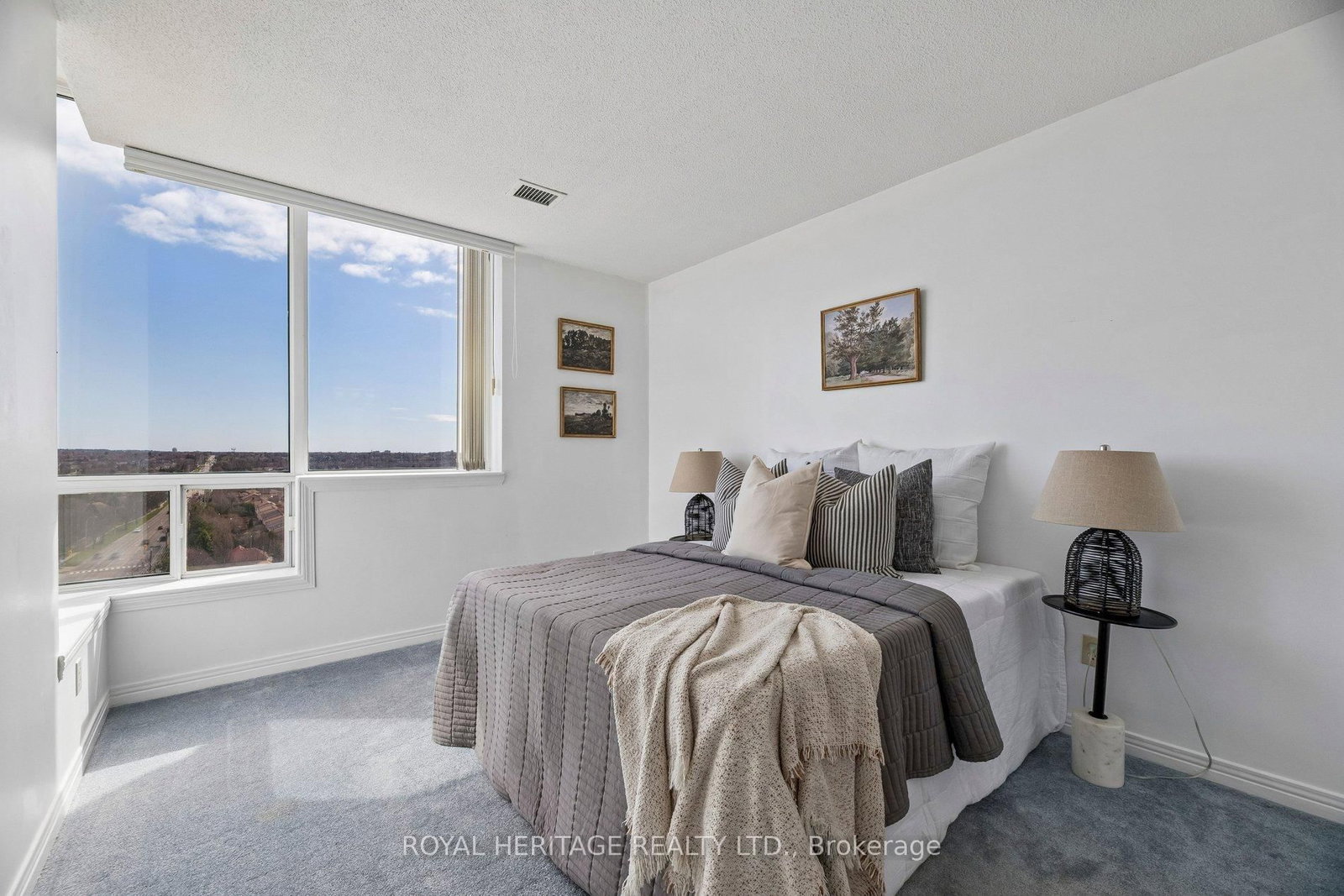 711 Rossland Road E, Unit 1209 - Photo 23