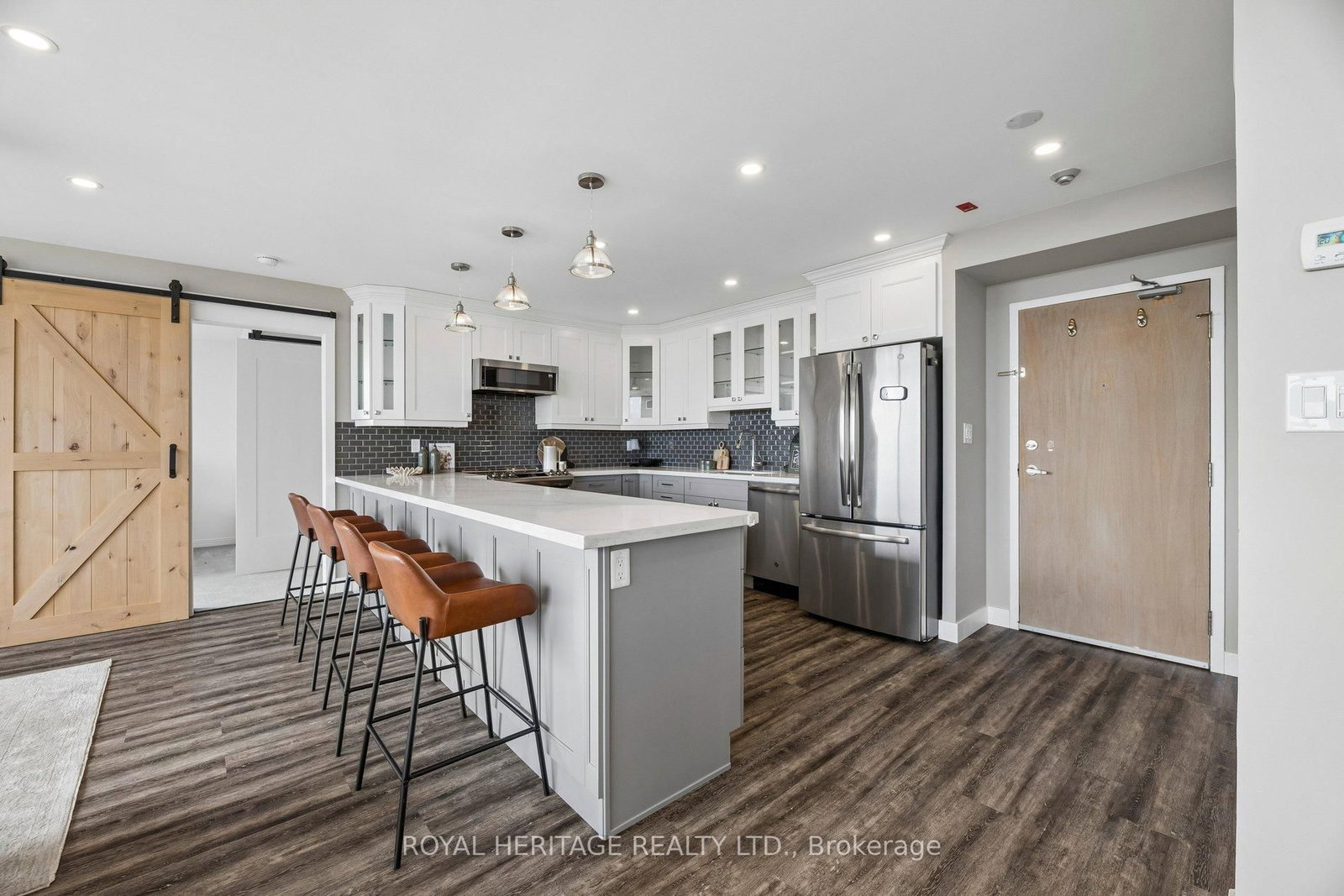 711 Rossland Road E, Unit 1209 - Photo 5