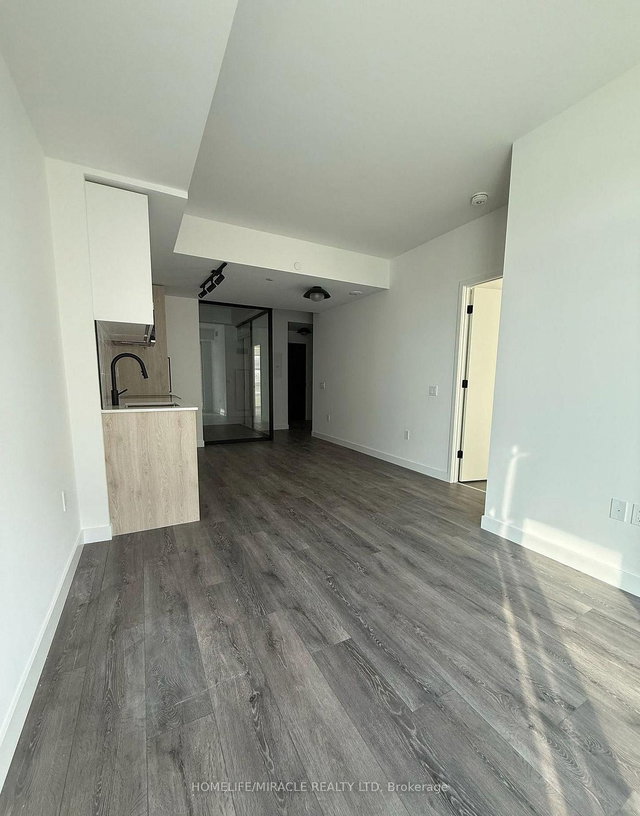 405 - 1635 Military Trail